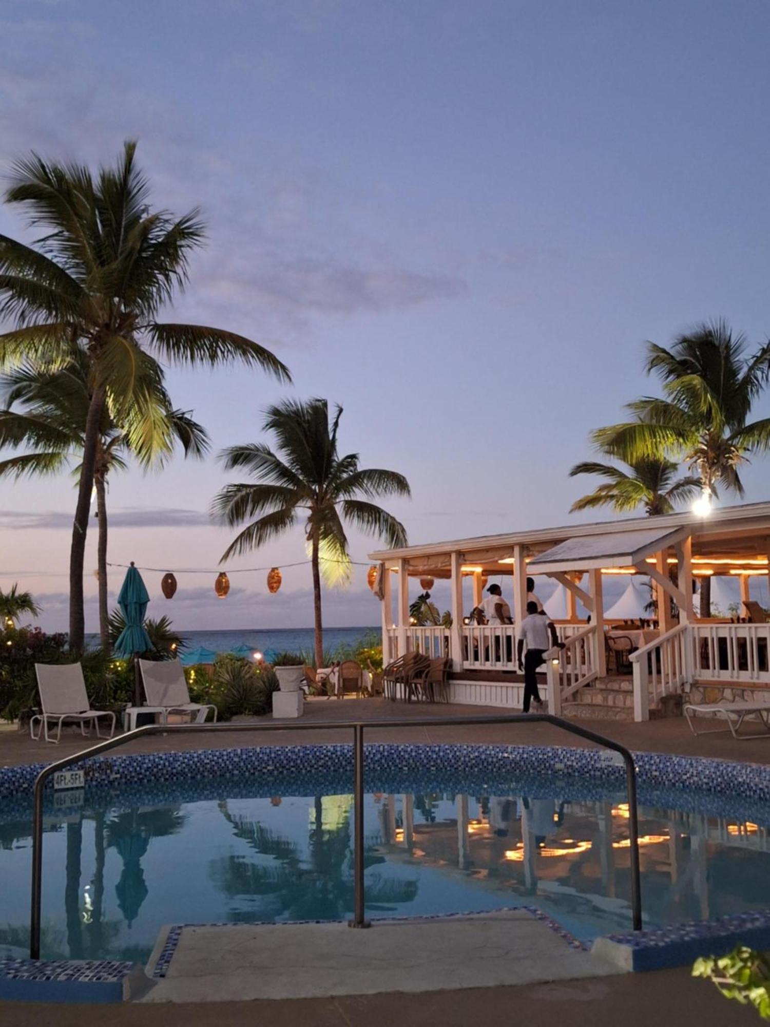 Sibonne Beach Hotel Grace Bay Exterior photo